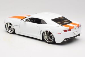 Chevrolet Camaro Concept Tuned Balts Jada 1:18 63014 Metāls — attēls 7 no 8