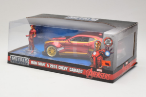 Chevrolet Camaro Iron Man Ar Figūru Metals Diecast 1:24 99724 Metāls — attēls 3 no 3