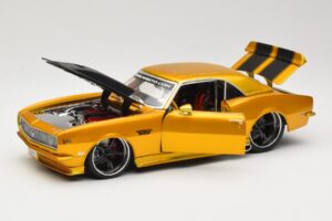 Chevrolet Camaro Z/28 Zeltains Maisto 1:18 31066 Metāls — attēls 2 no 8