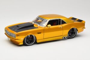 Chevrolet Camaro Z/28 Zeltains Maisto 1:18 31066 Metāls