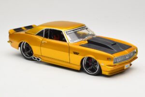 Chevrolet Camaro Z/28 Zeltains Maisto 1:18 31066 Metāls — attēls 6 no 8
