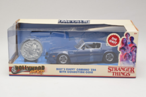 Chevrolet Camaro Z28 Stranger Things With Collectible Coin Metals Diecast 1:24 31110 Metāls