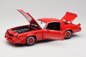 Chevrolet Camaro Z28 Yenko Turbo Z Sarkans GreenLight 1:18 12999 Metāls — attēls 2 no 8