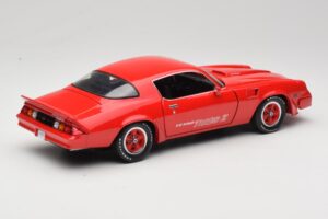 Chevrolet Camaro Z28 Yenko Turbo Z Sarkans GreenLight 1:18 12999 Metāls — attēls 3 no 8