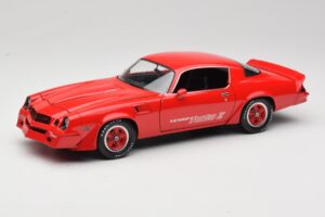 Chevrolet Camaro Z28 Yenko Turbo Z Sarkans GreenLight 1:18 12999 Metāls