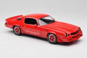 Chevrolet Camaro Z28 Yenko Turbo Z Sarkans GreenLight 1:18 12999 Metāls — attēls 6 no 8