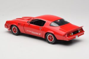Chevrolet Camaro Z28 Yenko Turbo Z Sarkans GreenLight 1:18 12999 Metāls — attēls 7 no 8