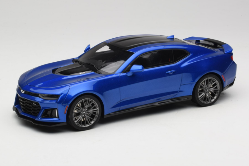 Chevrolet Camaro ZL1 Gen 6 Zils GT Spirit 1:18 GT177 Sveķi