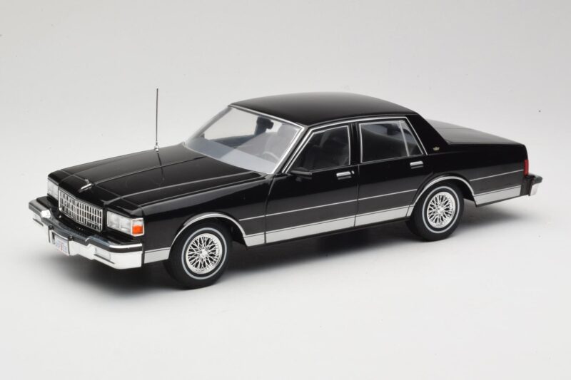 Chevrolet Caprice Melns MCG 1:18 MCG18113 Metāls