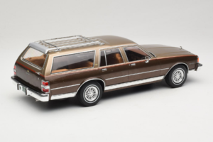 Chevrolet Caprice Estate Wagon Bēšs MCG 1:18 MCG18476 Metāls — attēls 2 no 6