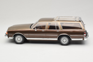 Chevrolet Caprice Estate Wagon Bēšs MCG 1:18 MCG18476 Metāls — attēls 3 no 6