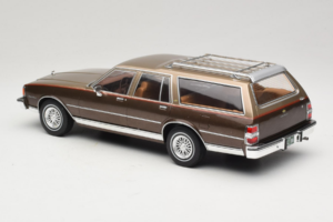 Chevrolet Caprice Estate Wagon Bēšs MCG 1:18 MCG18476 Metāls — attēls 5 no 6