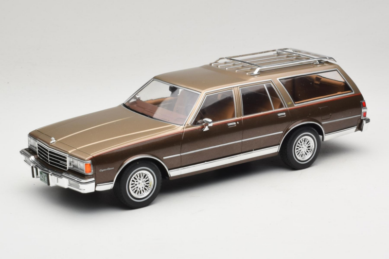 Chevrolet Caprice Estate Wagon Bēšs MCG 1:18 MCG18476 Metāls
