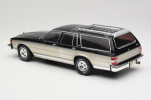 Chevrolet Caprice Estate Wagon Sudrabs & Pelēks MCG 1:18 MCG18478 Metāls — attēls 5 no 6