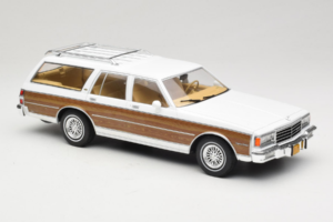 Chevrolet Caprice Estate Wagon Balts MCG 1:18 MCG18475 Metāls — attēls 4 no 6