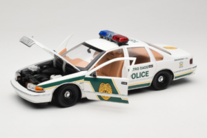 Chevrolet Caprice Metro Dade Policija UT Models 1:18 21024 Metāls — attēls 2 no 8