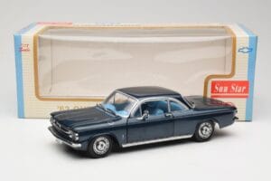 Chevrolet Corvair Tumšzils Sun Star 1:18 1482 Metāls — attēls 8 no 8