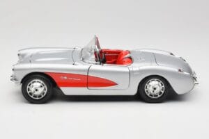 Chevrolet Corvette C1 Sudrabs Bburago 1:18 3034 Metāls — attēls 4 no 8