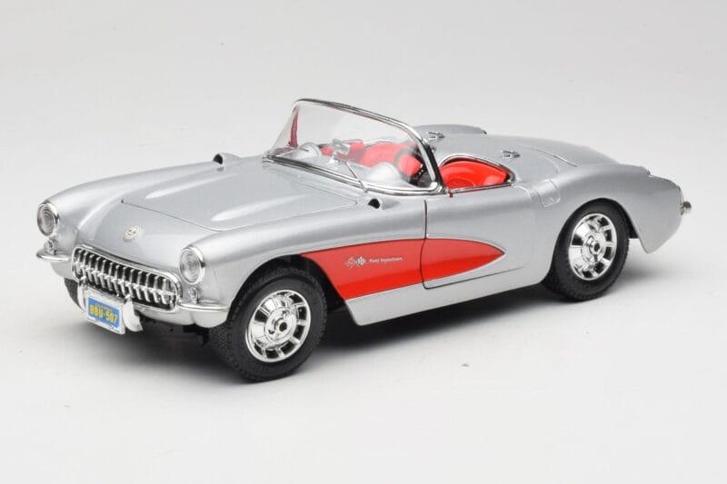 Chevrolet Corvette C1 Sudrabs Bburago 1:18 3034 Metāls