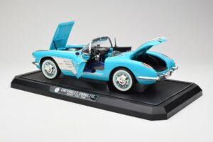 Chevrolet Corvette C1 Hard Top Zils Solido 1:12 1202-M1 Metāls — attēls 5 no 8