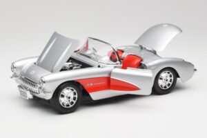 Chevrolet Corvette C1 Sudrabs & Sarkans Bburago 1:18 3024-M1 Metāls — attēls 2 no 8