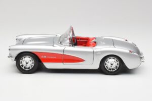 Chevrolet Corvette C1 Sudrabs & Sarkans Bburago 1:18 3024-M1 Metāls — attēls 4 no 8
