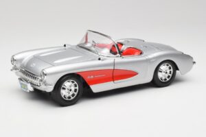 Chevrolet Corvette C1 Sudrabs & Sarkans Bburago 1:18 3024-M1 Metāls