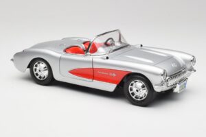 Chevrolet Corvette C1 Sudrabs & Sarkans Bburago 1:18 3024-M1 Metāls — attēls 6 no 8