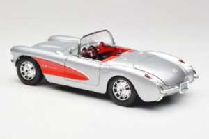 Chevrolet Corvette C1 Sudrabs & Sarkans Bburago 1:18 3024-M1 Metāls — attēls 7 no 8