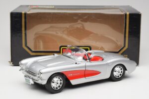 Chevrolet Corvette C1 Sudrabs & Sarkans Bburago 1:18 3024-M1 Metāls — attēls 8 no 8
