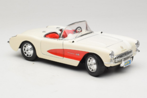 Chevrolet Corvette C1 Balts & Sarkans Bburago 1:18 3024-M3 Metāls — attēls 6 no 8