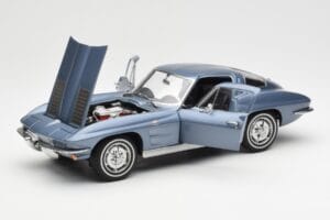 Chevrolet Corvette C2 Zilganzils Metaliks AUTOart 1:18 71182 Metāls — attēls 2 no 8