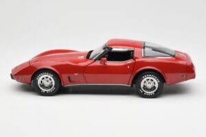 Chevrolet Corvette C3 Sarkans UT Models 1:18 21073 Metāls — attēls 4 no 8