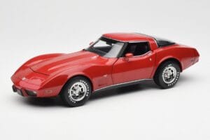 Chevrolet Corvette C3 Sarkans UT Models 1:18 21073 Metāls