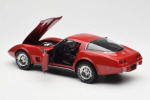 Chevrolet Corvette C3 Sarkans UT Models 1:18 21073 Metāls — attēls 5 no 8