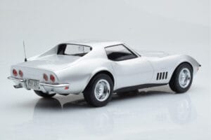 Chevrolet Corvette C3 Sudrabs Norev 1:18 189032 Metāls — attēls 2 no 6