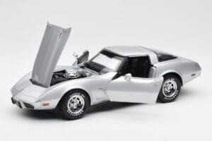 Chevrolet Corvette C3 Sudrabs UT Models 1:18 21072 Metāls — attēls 2 no 8