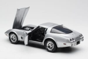 Chevrolet Corvette C3 Sudrabs UT Models 1:18 21072 Metāls — attēls 5 no 8