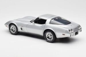 Chevrolet Corvette C3 Sudrabs UT Models 1:18 21072 Metāls — attēls 7 no 8