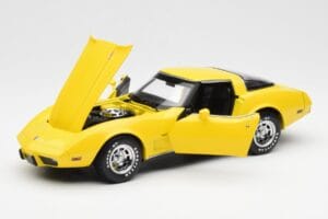 Chevrolet Corvette C3 Dzeltens UT Models 1:18 21074 Metāls — attēls 2 no 8