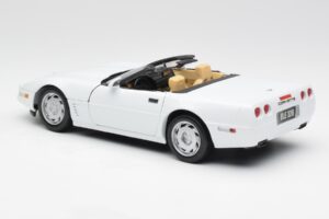 Chevrolet Corvette C4 Kabriolets Balts Maisto 1:18 32830 Metāls — attēls 7 no 8