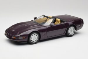Chevrolet Corvette C4 LT4 Kabriolets Violets Metāliski Maisto 1:18 50277 Metāls