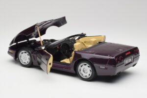 Chevrolet Corvette C4 LT4 Kabriolets Violets Metāliski Maisto 1:18 50277 Metāls — attēls 5 no 8