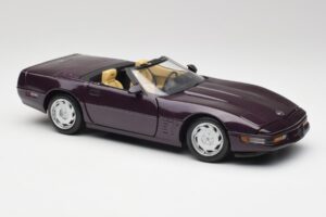 Chevrolet Corvette C4 LT4 Kabriolets Violets Metāliski Maisto 1:18 50277 Metāls — attēls 6 no 8