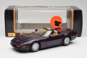 Chevrolet Corvette C4 LT4 Kabriolets Violets Metāliski Maisto 1:18 50277 Metāls — attēls 8 no 8
