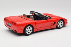 Chevrolet Corvette C5 Kabriolets Sarkans Bburago 1:18 3076 Metāls — attēls 3 no 8