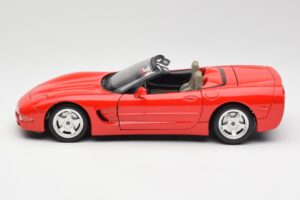 Chevrolet Corvette C5 Kabriolets Sarkans Bburago 1:18 3076 Metāls — attēls 4 no 8
