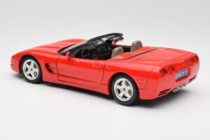 Chevrolet Corvette C5 Kabriolets Sarkans Bburago 1:18 3076 Metāls — attēls 7 no 8
