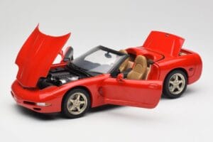 Chevrolet Corvette C5 Kabriolets Sarkans UT Models 1:18 21006 Metāls — attēls 2 no 8