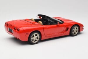 Chevrolet Corvette C5 Kabriolets Sarkans UT Models 1:18 21006 Metāls — attēls 3 no 8